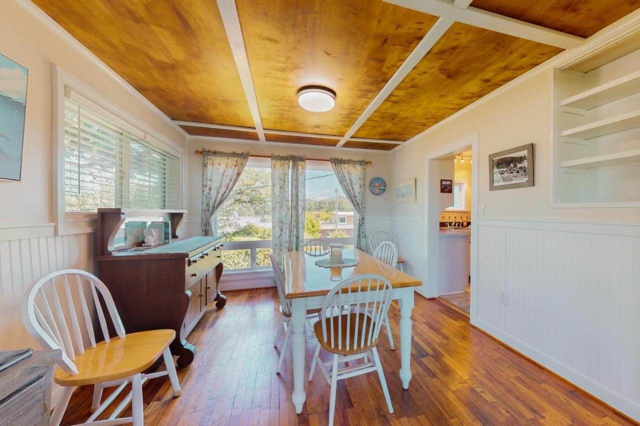 Villa Coastal Breeze Depoe Bay Exterior foto